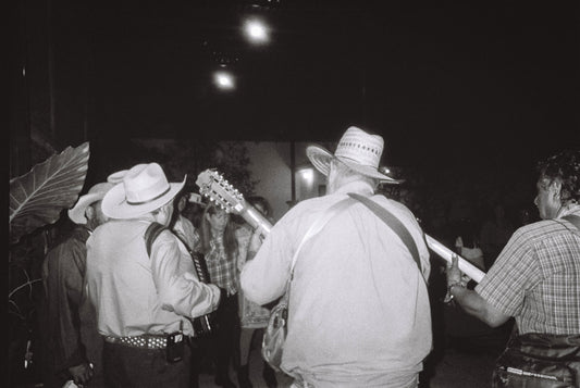 Entre Guitarras y Sombreros